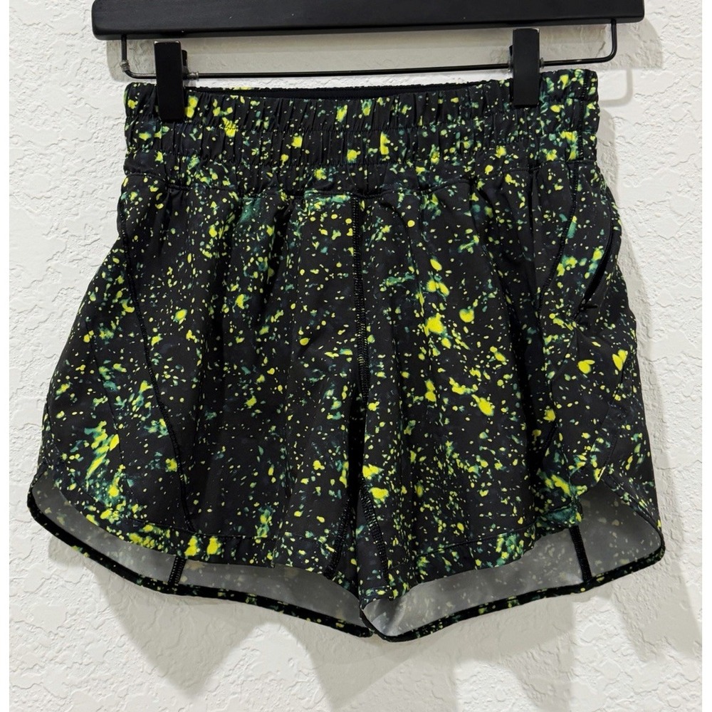 Lululemon Women's 4 Running Black Green Yellow Splatter Shorts Lined 5" Inseam
